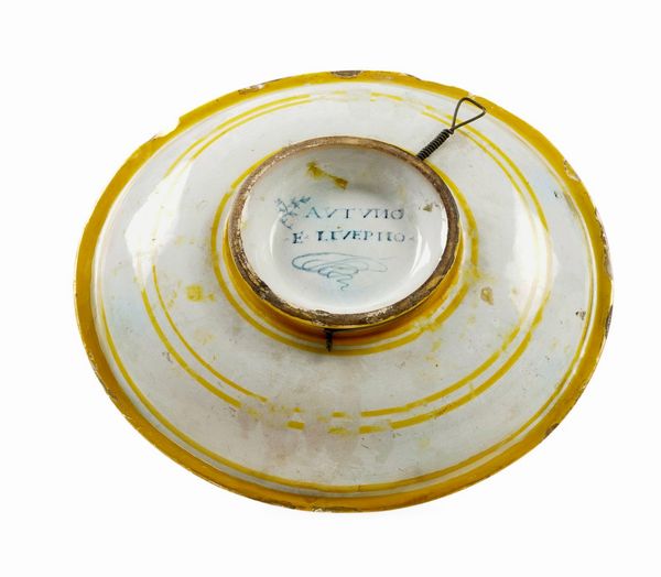 Coppa<BR>Urbino, bottega dei Patanazzi, ultimo quarto del secolo XVI<BR>  - Asta Maioliche e Porcellane - Associazione Nazionale - Case d'Asta italiane