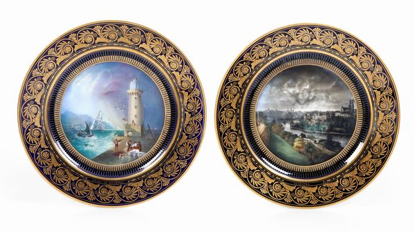 Coppia di piatti dalla serie Vues pittoresques de lEurope<BR>Probabilmente Francia, nello stile di Svres, seconda met del XIX secolo  - Asta Maioliche e Porcellane - Associazione Nazionale - Case d'Asta italiane