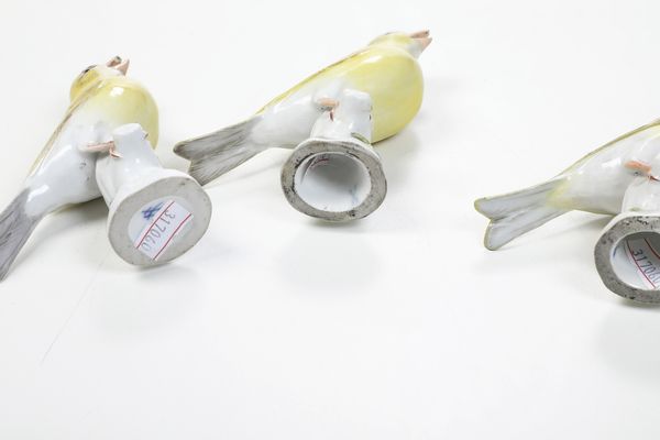 Tre figure di canarino<BR>Meissen, circa met del XX secolo<BR>  - Asta Maioliche e Porcellane - Associazione Nazionale - Case d'Asta italiane