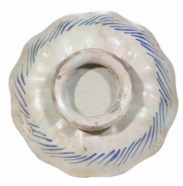 Coppa <BR>Montelupo, inizio secolo XVII  - Asta Maioliche e Porcellane - Associazione Nazionale - Case d'Asta italiane