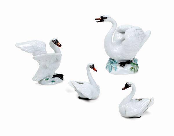 Quattro figure di cigni<BR>Meissen, terzo quarto del XX secolo<BR>  - Asta Maioliche e Porcellane - Associazione Nazionale - Case d'Asta italiane
