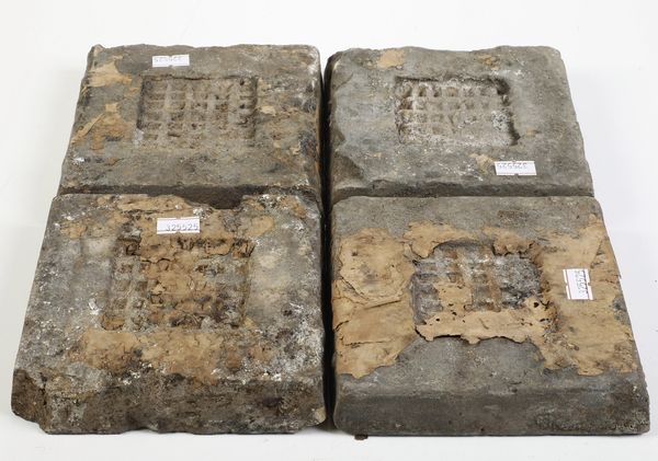 Quattro mattonelle (laggioni)<BR>Savona, XVI secolo  - Asta Maioliche e Porcellane - Associazione Nazionale - Case d'Asta italiane