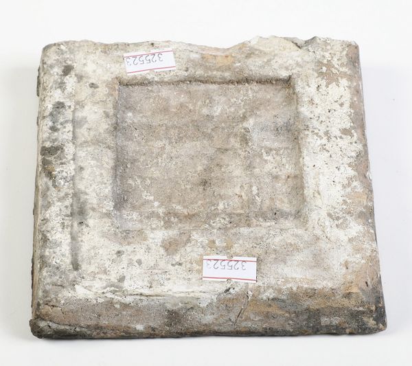 Mattonella (laggione)<BR>Savona, XVI secolo  - Asta Maioliche e Porcellane - Associazione Nazionale - Case d'Asta italiane