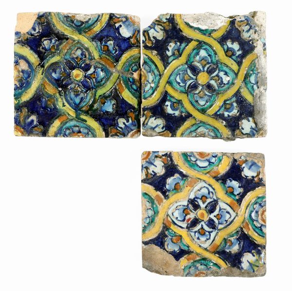 Tre mattonelle (laggioni)<BR>Savona, XVI secolo  - Asta Maioliche e Porcellane - Associazione Nazionale - Case d'Asta italiane