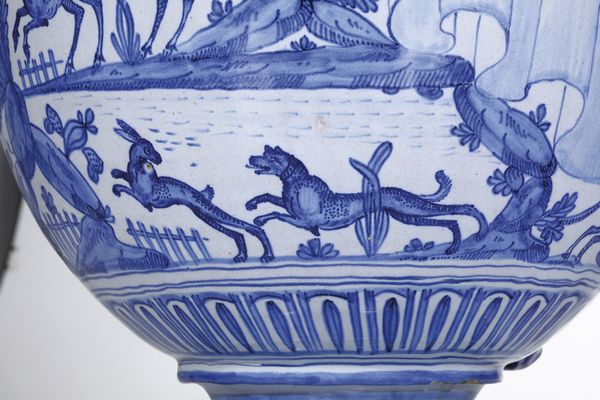 Eccezionale stagnone di farmacia<BR>Albisola, fabbrica Pescio, sesto decennio circa del XVII secolo<BR>  - Asta Maioliche e Porcellane - Associazione Nazionale - Case d'Asta italiane