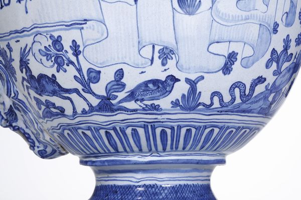 Eccezionale stagnone di farmacia<BR>Albisola, fabbrica Pescio, sesto decennio circa del XVII secolo<BR>  - Asta Maioliche e Porcellane - Associazione Nazionale - Case d'Asta italiane