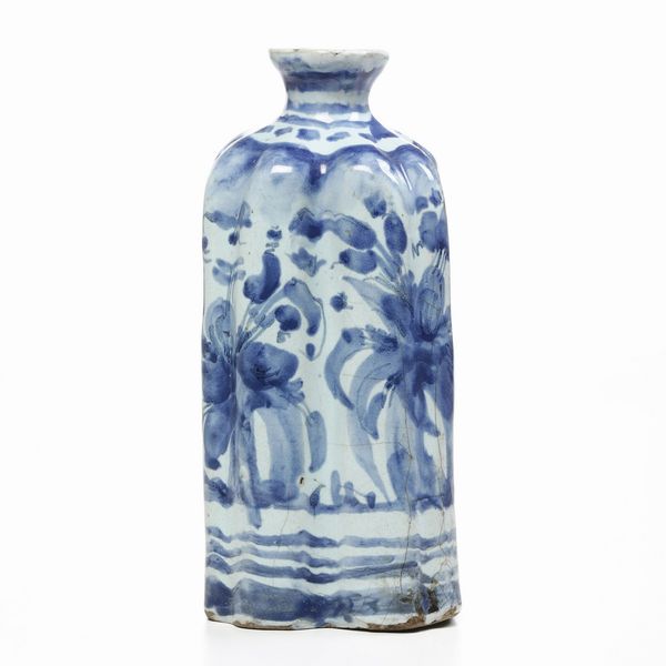 Bottiglia <BR>Albisola, fine XVII - inizio XVIII secolo<BR>  - Asta Maioliche e Porcellane - Associazione Nazionale - Case d'Asta italiane