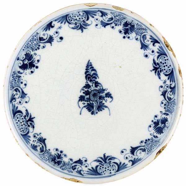 Alzatina<BR>Lodi, Manifattura di Antonio Maria Coppellotti, verso il 1750<BR>  - Asta Maioliche e Porcellane - Associazione Nazionale - Case d'Asta italiane