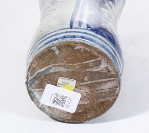 Albarello<BR>Napoli, datato 1725<BR>  - Asta Maioliche e Porcellane - Associazione Nazionale - Case d'Asta italiane