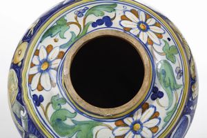 Vaso (boccia)<BR>Venezia, bottega di mastro Domenego, 1560-1570 circa  - Asta Maioliche e Porcellane - Associazione Nazionale - Case d'Asta italiane