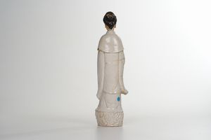 Figurina<BR>Cina, XVII-XVIII secolo<BR>Decorazione: Europa XVIII secolo<BR>  - Asta Maioliche e Porcellane - Associazione Nazionale - Case d'Asta italiane