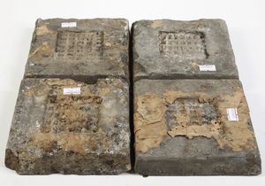 Quattro mattonelle (laggioni)<BR>Savona, XVI secolo  - Asta Maioliche e Porcellane - Associazione Nazionale - Case d'Asta italiane