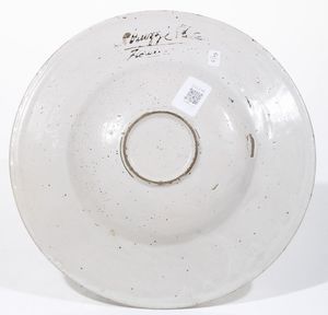 Grande piatto<BR>Castelli, Carlo Antonio Grue, 1675-1680  - Asta Maioliche e Porcellane - Associazione Nazionale - Case d'Asta italiane