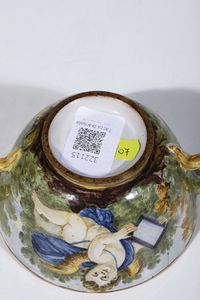 Tazza da brodo con coperchio<BR>Castelli, probabilmente Nicola Cappelletti (1691-1767), XVIII secolo<BR>  - Asta Maioliche e Porcellane - Associazione Nazionale - Case d'Asta italiane