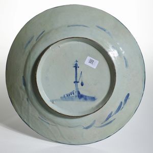 Piatto reale<BR>Albisola, fabbrica Grosso, fine del XVII secolo<BR>  - Asta Maioliche e Porcellane - Associazione Nazionale - Case d'Asta italiane