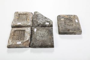 Cinque mattonelle (laggioni)<BR>Savona, XVI secolo  - Asta Maioliche e Porcellane - Associazione Nazionale - Case d'Asta italiane