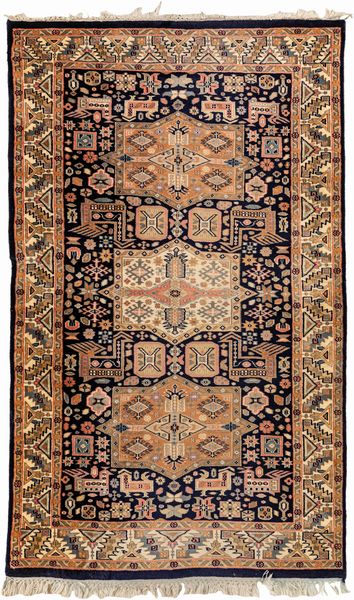 Tappeto Karabagh, Caucaso, Fine XIX - Inizio XX secolo  - Asta Tappeti - Associazione Nazionale - Case d'Asta italiane