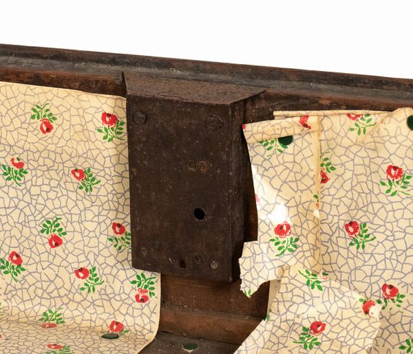 Comò italiano  - Asta  Arredi Antichi, Oggetti d'Arte, Curiosities con una selezione di tappeti - Associazione Nazionale - Case d'Asta italiane