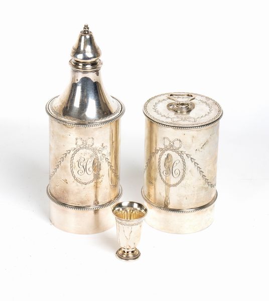 Tahan à Paris. Jean-Pierre Alexandre Tahan : Mobiletto porta tè francese con contenitori in argento  - Asta  Arredi Antichi, Oggetti d'Arte, Curiosities con una selezione di tappeti - Associazione Nazionale - Case d'Asta italiane