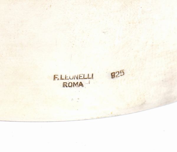 Tahan à Paris. Jean-Pierre Alexandre Tahan : Mobiletto porta tè francese con contenitori in argento  - Asta  Arredi Antichi, Oggetti d'Arte, Curiosities con una selezione di tappeti - Associazione Nazionale - Case d'Asta italiane