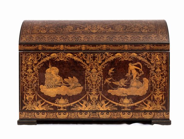 Baule intarsiato Luigi XVI Italiano  - Asta  Arredi Antichi, Oggetti d'Arte, Curiosities con una selezione di tappeti - Associazione Nazionale - Case d'Asta italiane