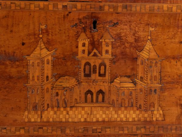 Madia intarsiata Italiana Luigi XVI  - Asta  Arredi Antichi, Oggetti d'Arte, Curiosities con una selezione di tappeti - Associazione Nazionale - Case d'Asta italiane