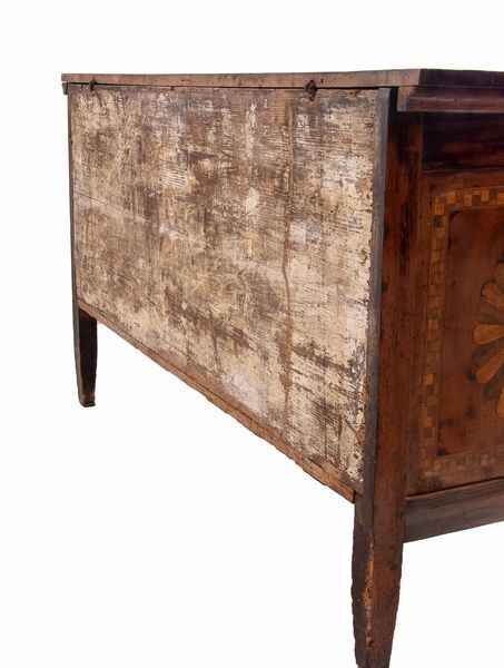 Madia intarsiata Italiana Luigi XVI  - Asta  Arredi Antichi, Oggetti d'Arte, Curiosities con una selezione di tappeti - Associazione Nazionale - Case d'Asta italiane