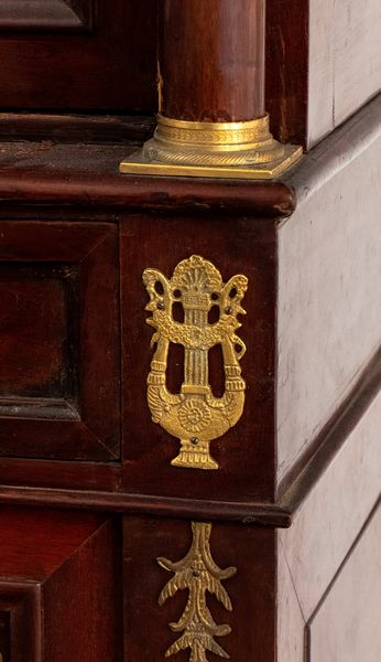 Vetrina francese in stile impero  - Asta  Arredi Antichi, Oggetti d'Arte, Curiosities con una selezione di tappeti - Associazione Nazionale - Case d'Asta italiane