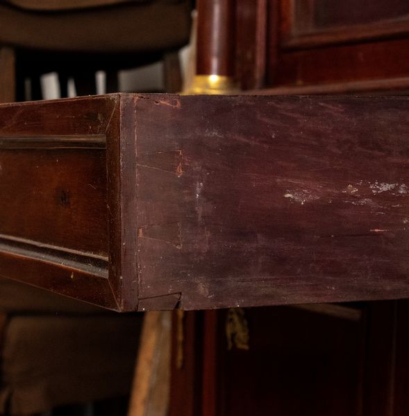 Vetrina francese in stile impero  - Asta  Arredi Antichi, Oggetti d'Arte, Curiosities con una selezione di tappeti - Associazione Nazionale - Case d'Asta italiane