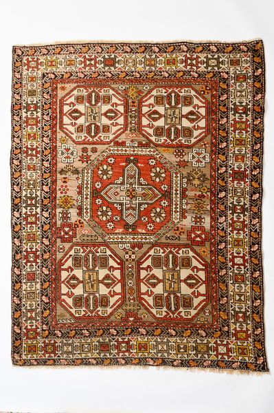 Tappeto Shirvan Caucaso  - Asta  Arredi Antichi, Oggetti d'Arte, Curiosities con una selezione di tappeti - Associazione Nazionale - Case d'Asta italiane