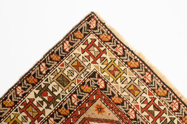 Tappeto Shirvan Caucaso  - Asta  Arredi Antichi, Oggetti d'Arte, Curiosities con una selezione di tappeti - Associazione Nazionale - Case d'Asta italiane