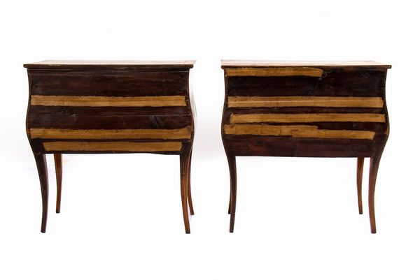 Coppia di comò italiani, Luigi XVI  - Asta  Arredi Antichi, Oggetti d'Arte, Curiosities con una selezione di tappeti - Associazione Nazionale - Case d'Asta italiane