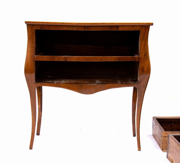 Coppia di comò italiani, Luigi XVI  - Asta  Arredi Antichi, Oggetti d'Arte, Curiosities con una selezione di tappeti - Associazione Nazionale - Case d'Asta italiane