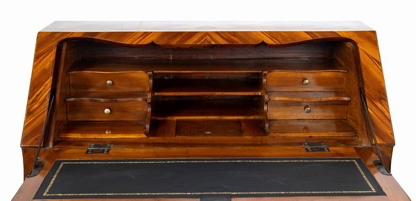 Ribalta italiana Luigi XVI in carrubo  - Asta  Arredi Antichi, Oggetti d'Arte, Curiosities con una selezione di tappeti - Associazione Nazionale - Case d'Asta italiane