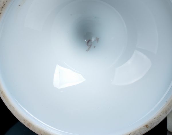 Henry Bone (February 6, 1755 - December 17, 1834) : Vaso inglese Giorgio IV in opalina  - Asta  Arredi Antichi, Oggetti d'Arte, Curiosities con una selezione di tappeti - Associazione Nazionale - Case d'Asta italiane