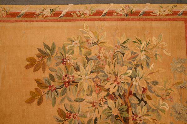 Arazzo  - Asta  Arredi Antichi, Oggetti d'Arte, Curiosities con una selezione di tappeti - Associazione Nazionale - Case d'Asta italiane