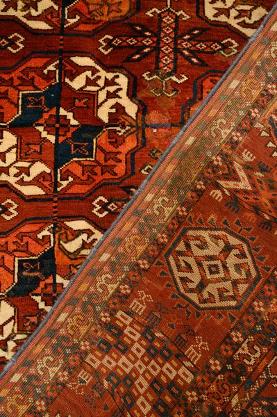 Tappeto Bukara Turkman  - Asta  Arredi Antichi, Oggetti d'Arte, Curiosities con una selezione di tappeti - Associazione Nazionale - Case d'Asta italiane