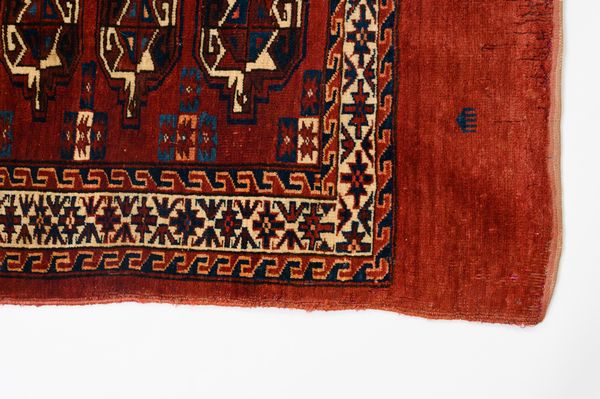 Tappeto Chuval Turkman  - Asta  Arredi Antichi, Oggetti d'Arte, Curiosities con una selezione di tappeti - Associazione Nazionale - Case d'Asta italiane