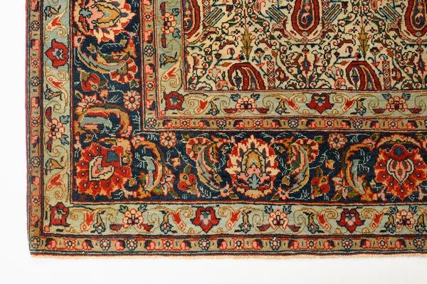 Tappeto Isfahan  - Asta  Arredi Antichi, Oggetti d'Arte, Curiosities con una selezione di tappeti - Associazione Nazionale - Case d'Asta italiane