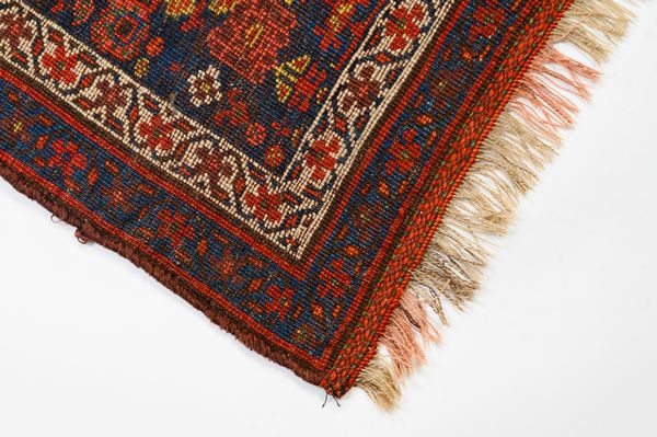 Tappeto Sacco Jaff Kurdo  - Asta  Arredi Antichi, Oggetti d'Arte, Curiosities con una selezione di tappeti - Associazione Nazionale - Case d'Asta italiane