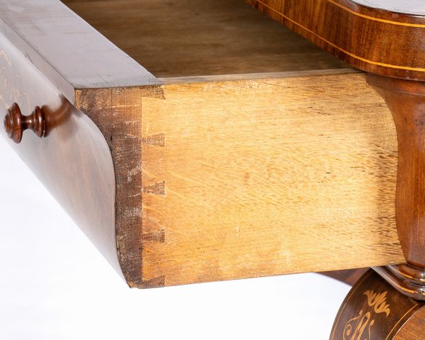 Toletta francese, Carlo X  - Asta  Arredi Antichi, Oggetti d'Arte, Curiosities con una selezione di tappeti - Associazione Nazionale - Case d'Asta italiane