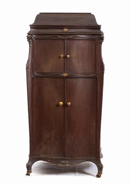 La Voce Del Padrone : Mobile grammofono voce del padrone  - Asta  Arredi Antichi, Oggetti d'Arte, Curiosities con una selezione di tappeti - Associazione Nazionale - Case d'Asta italiane