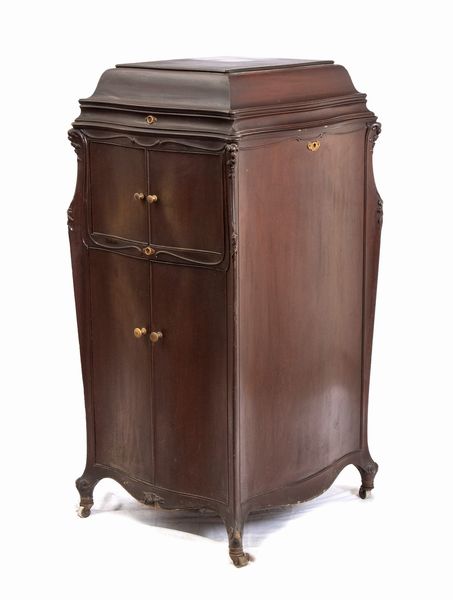 La Voce Del Padrone : Mobile grammofono voce del padrone  - Asta  Arredi Antichi, Oggetti d'Arte, Curiosities con una selezione di tappeti - Associazione Nazionale - Case d'Asta italiane