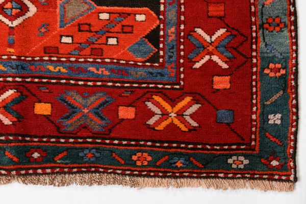 Tappeto Karabagh  - Asta  Arredi Antichi, Oggetti d'Arte, Curiosities con una selezione di tappeti - Associazione Nazionale - Case d'Asta italiane