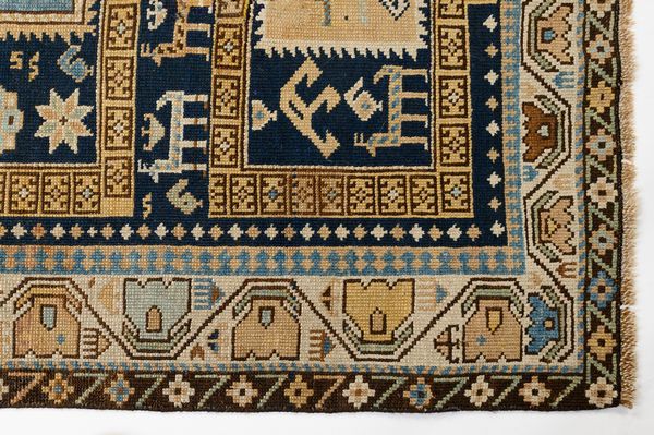 Tappeto Shirvan Caucaso  - Asta  Arredi Antichi, Oggetti d'Arte, Curiosities con una selezione di tappeti - Associazione Nazionale - Case d'Asta italiane