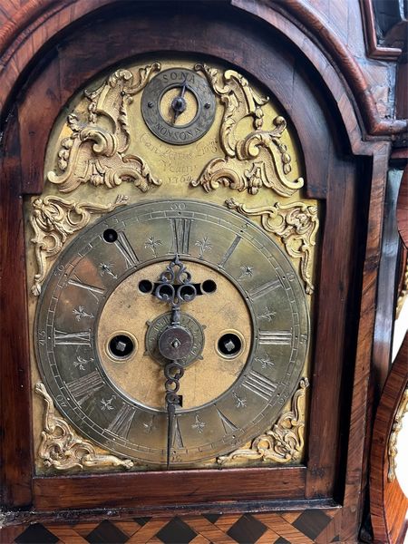 Giorgi Pietro, canonico di Velletri : Orologio da appoggio italiano Luigi XV  - Asta  Arredi Antichi, Oggetti d'Arte, Curiosities con una selezione di tappeti - Associazione Nazionale - Case d'Asta italiane