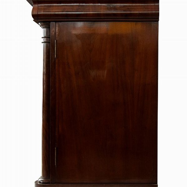 Cassettone Transizione francese in piuma di mogano  - Asta  Arredi Antichi, Oggetti d'Arte, Curiosities con una selezione di tappeti - Associazione Nazionale - Case d'Asta italiane