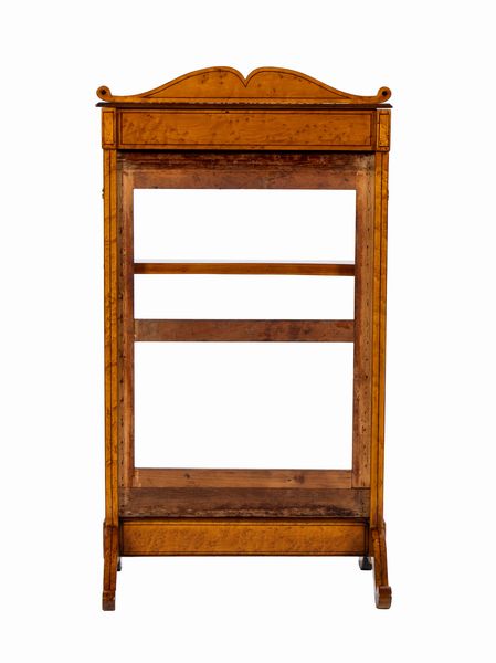 L. Petit : Copricamino francese Carlo X in legno di acero con intarsi  - Asta  Arredi Antichi, Oggetti d'Arte, Curiosities con una selezione di tappeti - Associazione Nazionale - Case d'Asta italiane