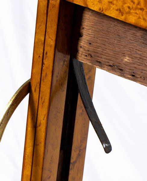 L. Petit : Copricamino francese Carlo X in legno di acero con intarsi  - Asta  Arredi Antichi, Oggetti d'Arte, Curiosities con una selezione di tappeti - Associazione Nazionale - Case d'Asta italiane