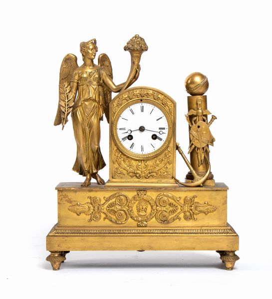 Orologio da appoggio Impero francese in bronzo dorato  - Asta  Arredi Antichi, Oggetti d'Arte, Curiosities con una selezione di tappeti - Associazione Nazionale - Case d'Asta italiane